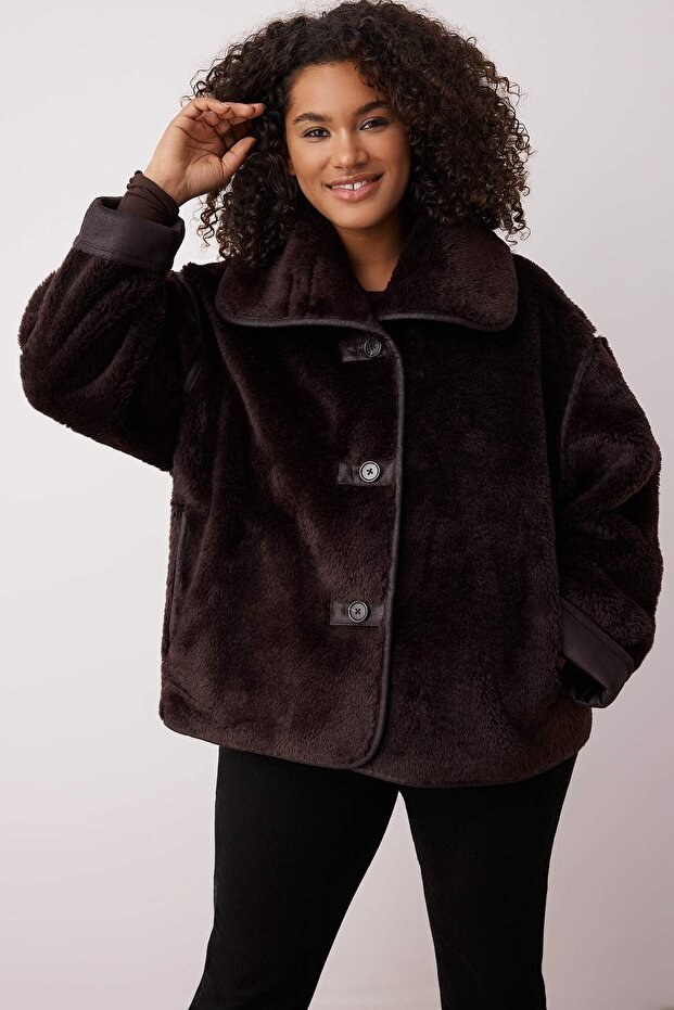 Kahverengi Oversize Kalıp Peluş Büyük Beden Mont TWOAW26AW00016 - 2