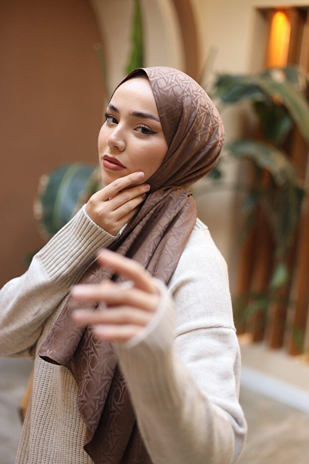 Deluxe Shawl - Milk Coffee