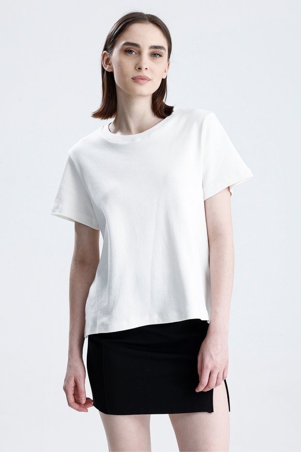 White Regular Fit Basic Women's T-Shirt 100% Cotton Slit Short Sleeve Crew Neck Solid Color T-Shirt