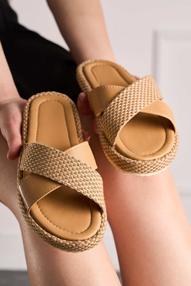 Daily Women's Nut Straw Cross Band Soft Stitched Sole Lightweight Summer Comfortable Slippers 065