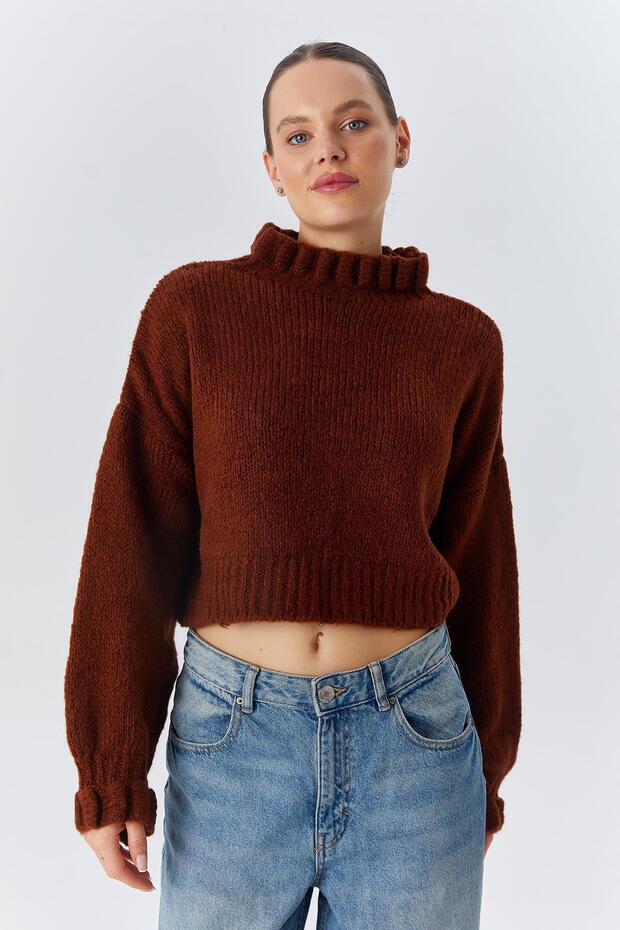 6883 Women's Ruffle Detail Crop Knit Sweater Brown