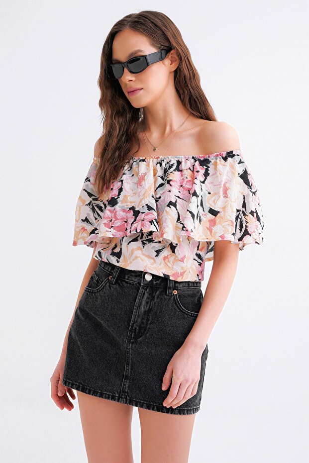4648 Women's Off Shoulder Flounce Floral Patterned Blouse Pink
