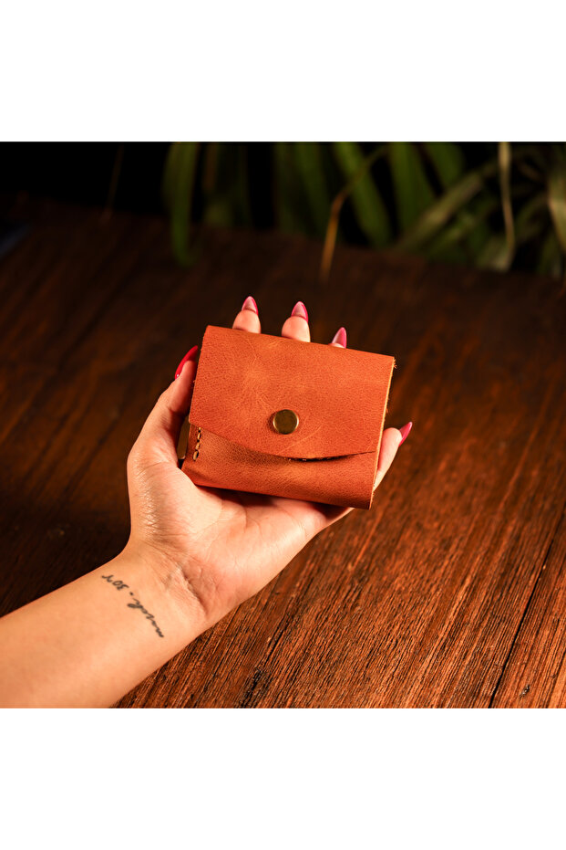 Genuine Leather Handmade Card Holder Wallet – Minimalist Design with Cash and Card Compartments