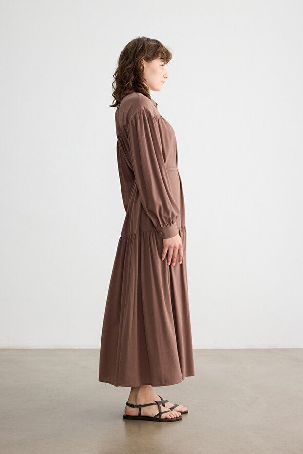 GÜLKURUSU DÜĞMELİ KRİNKIL ELBİSE - 6