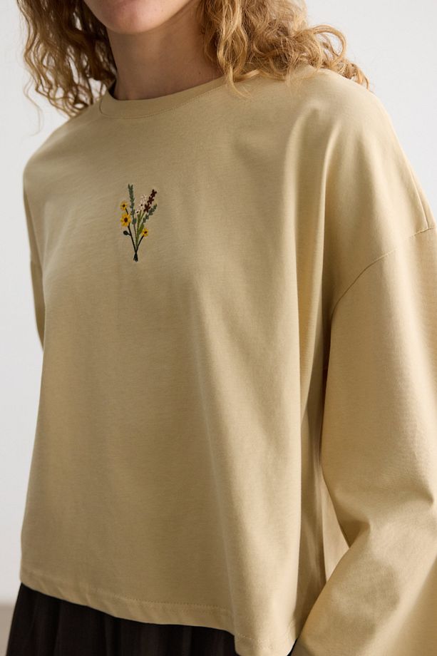 KUM UZUN KOLLU NAKIŞLI T-SHIRT - 3