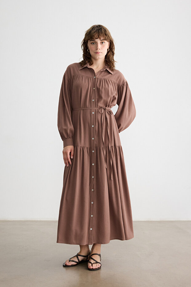 GÜLKURUSU DÜĞMELİ KRİNKIL ELBİSE - 2