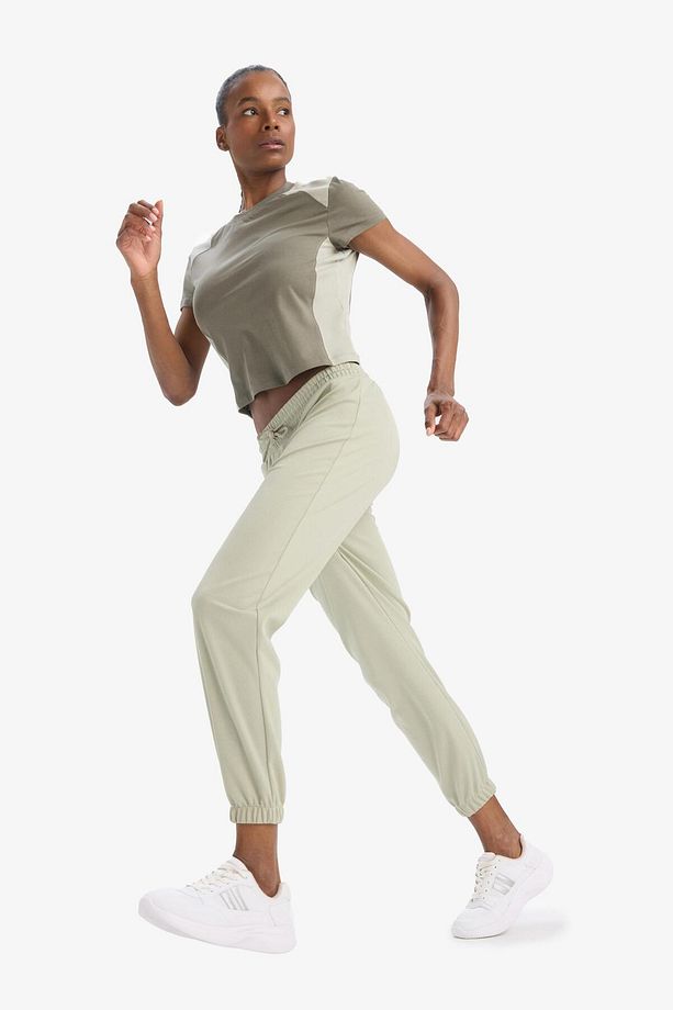 DeFactoFit Standart Fit Çift Cepli Paçası Lastikli Standart Boy Sporcu İnce Eşofman Altı A4557AX25SP - 4