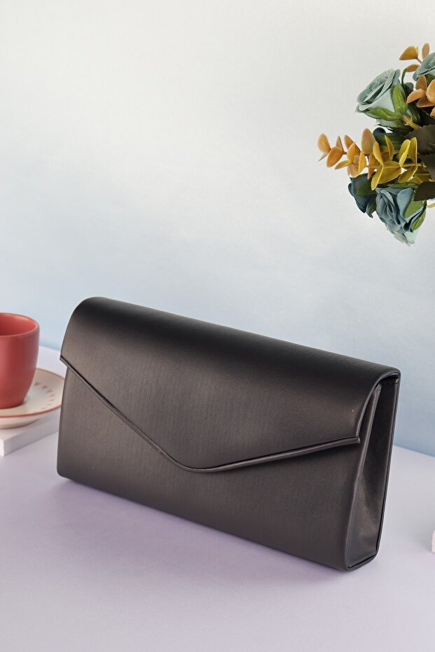 حقيبة نسائية من Weembag Matte Envelope Venezia