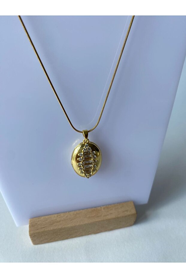 Gold Steel Necklace with Ellipse Cover and Stone