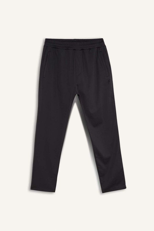 DeFactoFit Sporcu Jogger Eşofman Altı Slim Fit Dar Kesim Standart Paça Skuba Dalgıç Kumaş Beli Lasti - 7