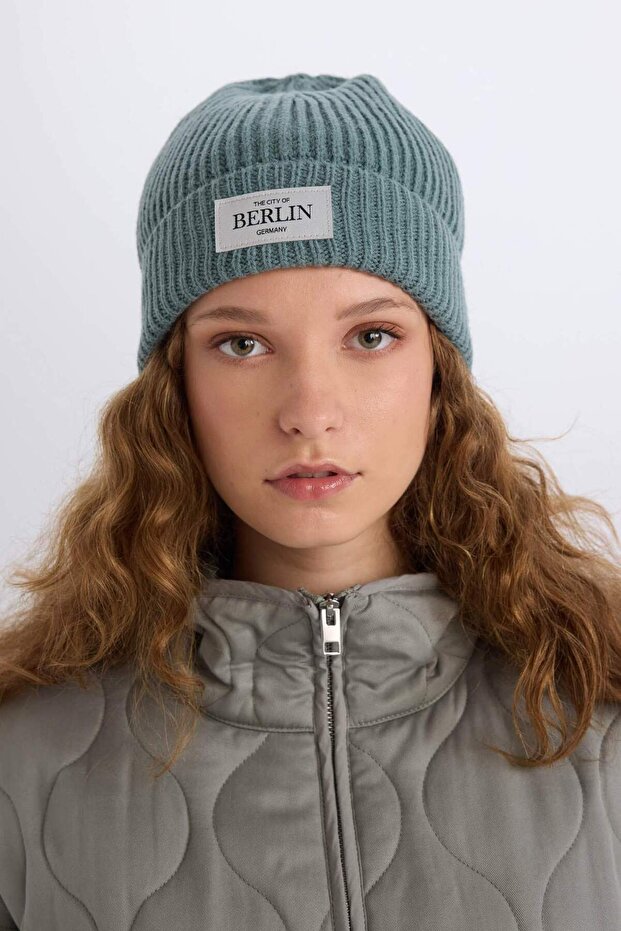 Women's City Themed Woven Label Beret C6950Ax24Wn