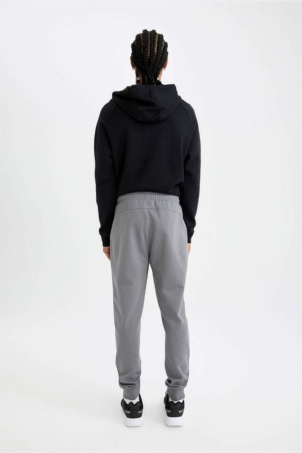 DeFactoFit Sporcu Jogger Eşofman Altı Slim Fit Dar Kesim Beli Paçası Lastikli Cepli Basic Düz D0928A - 6