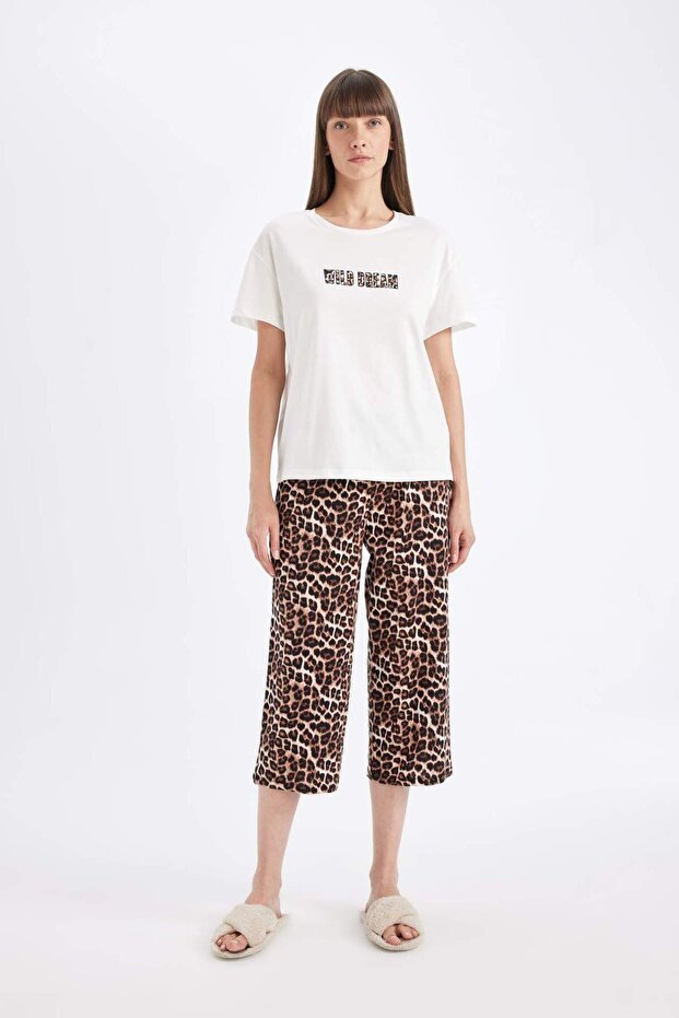 Pijama Takımı Regular Fit Leopar Desenli Kısa Kollu Üst Kapri Alt-Fall in Love D4879AX24HS - 1