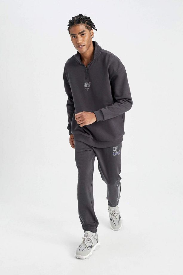 DeFactoFit NBA Chicago Bulls Kalın Jogger Eşofman Altı Standart Fit Cepli Düz Paça C9265AX24AU - 4