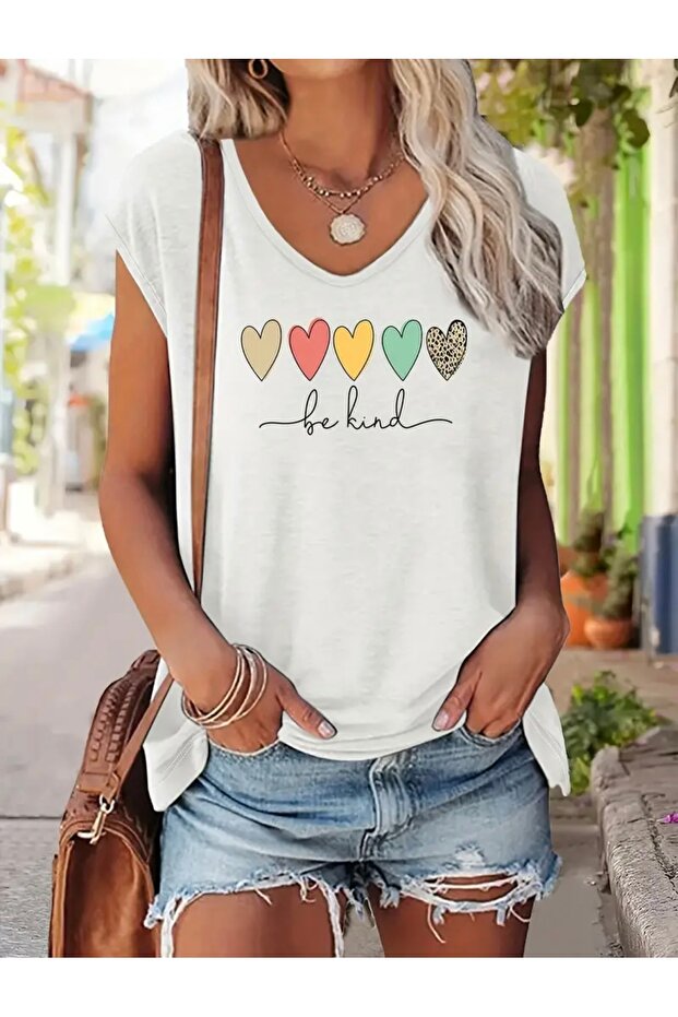 تي شيرت نسائي بدون أكمام مطبوع عليه BE KIND