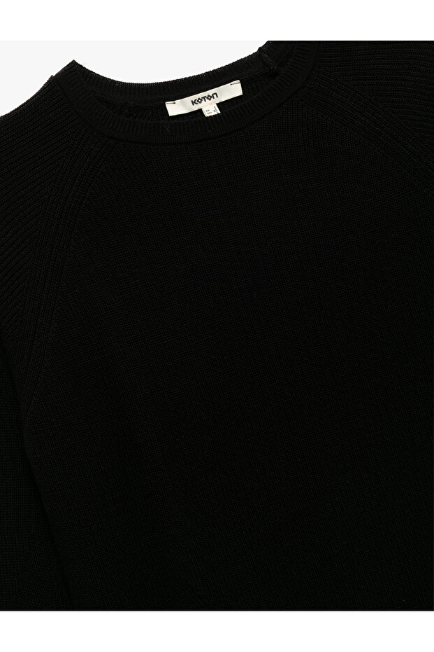 Langärmliger Strickpullover mit Rundhalsausschnitt - 3