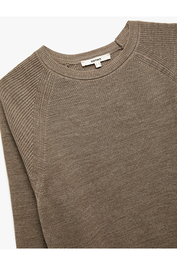 Langärmliger Strickpullover mit Rundhalsausschnitt - 3