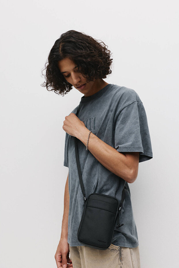 Kaplamalı omuz askılı telefon çantası - 1