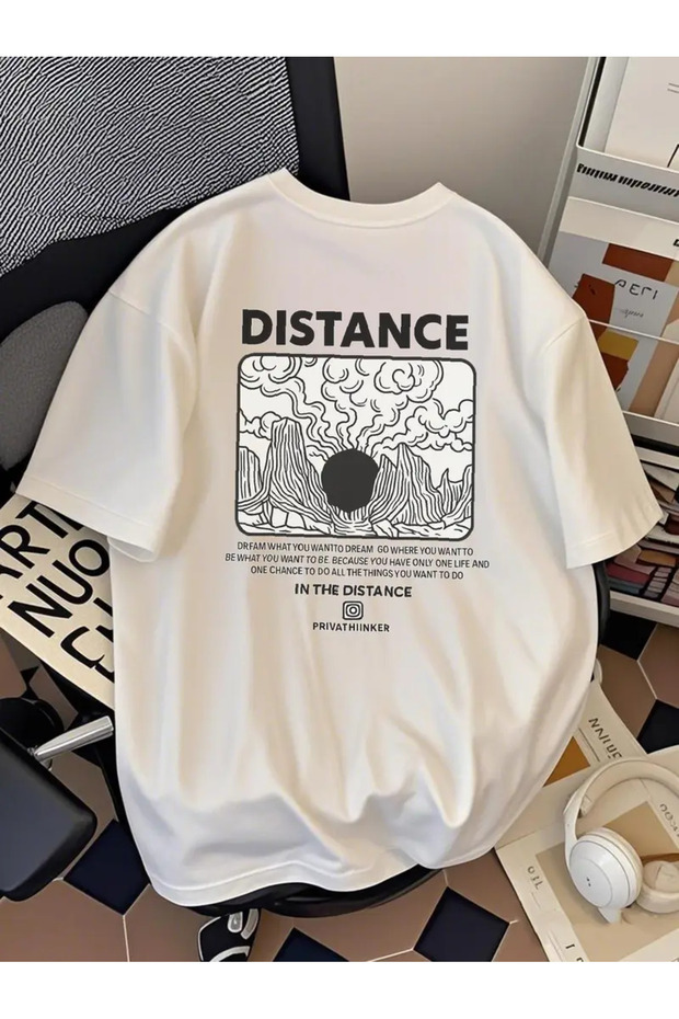 تي شيرت مطبوع بأكمام قصيرة ومقاس كبير ممتاز