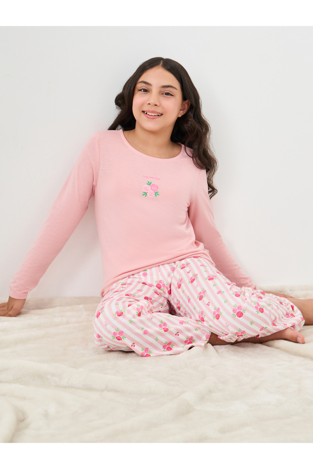 Printed Long Sleeves T-Shirt and Floral Pyjama Set