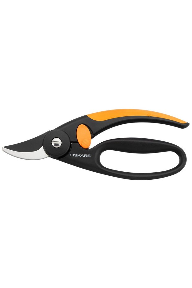 Scissors with protective guard P44