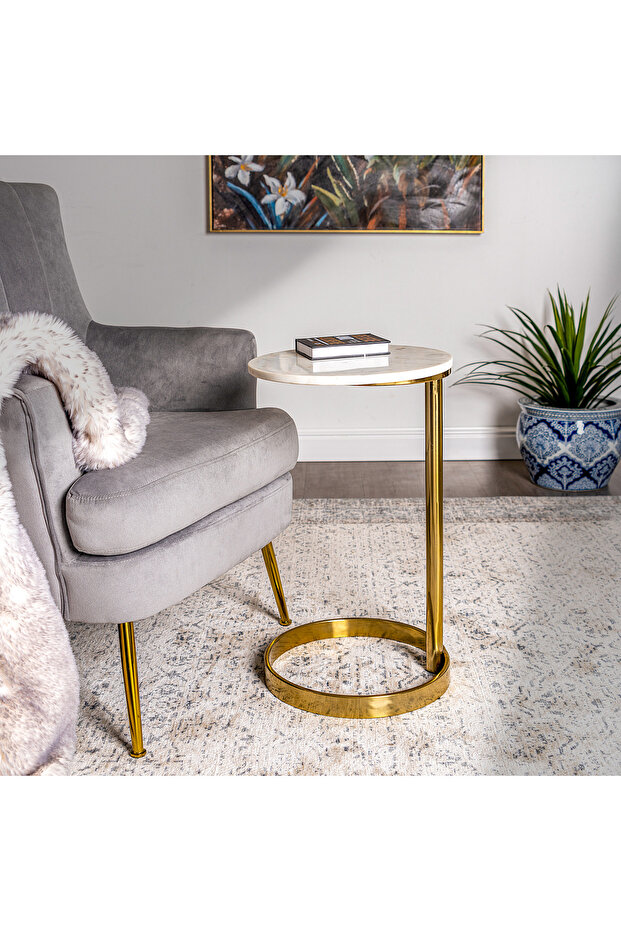 طاولة جانبية رخامية للأريكة باللونين الذهبي والأبيض - 1
