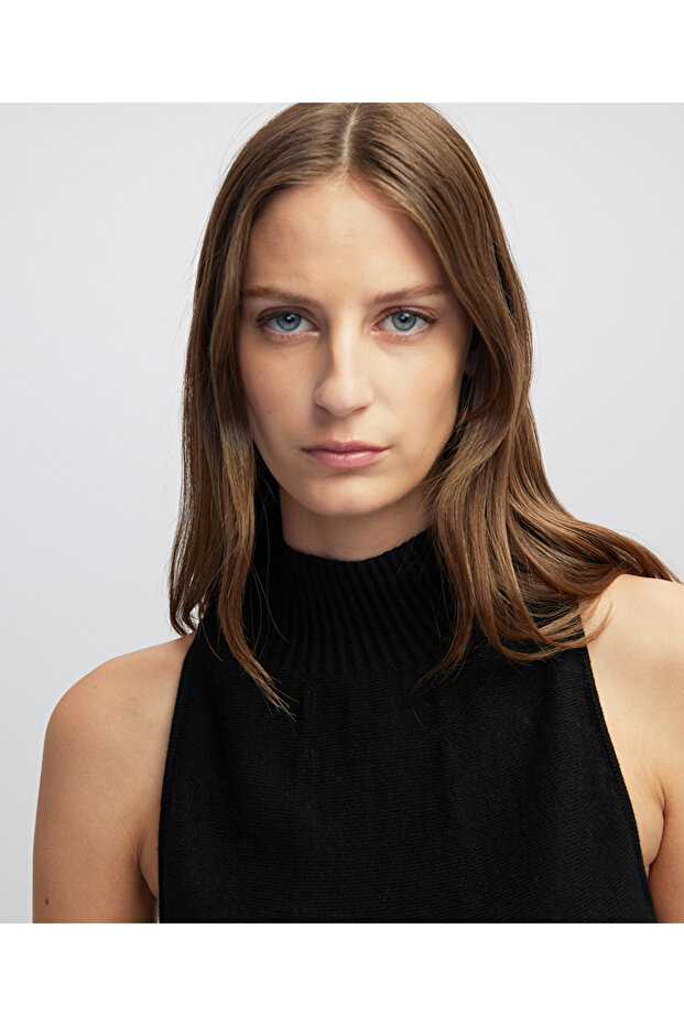 Dik yaka triko elbise - 5