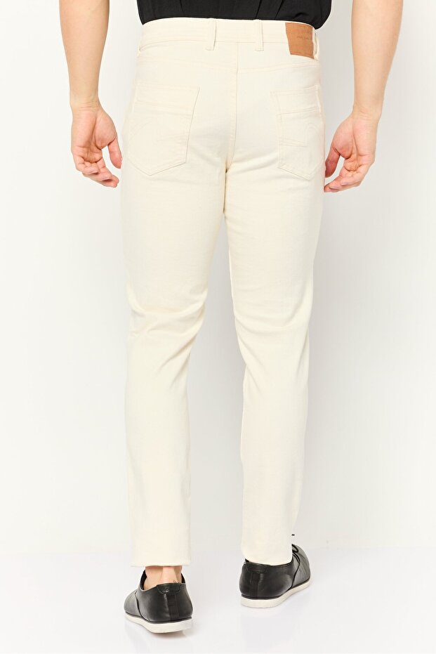 بنطلون جينز رجالي مريح وقابل للتمدد، أبيض فاتح - 4
