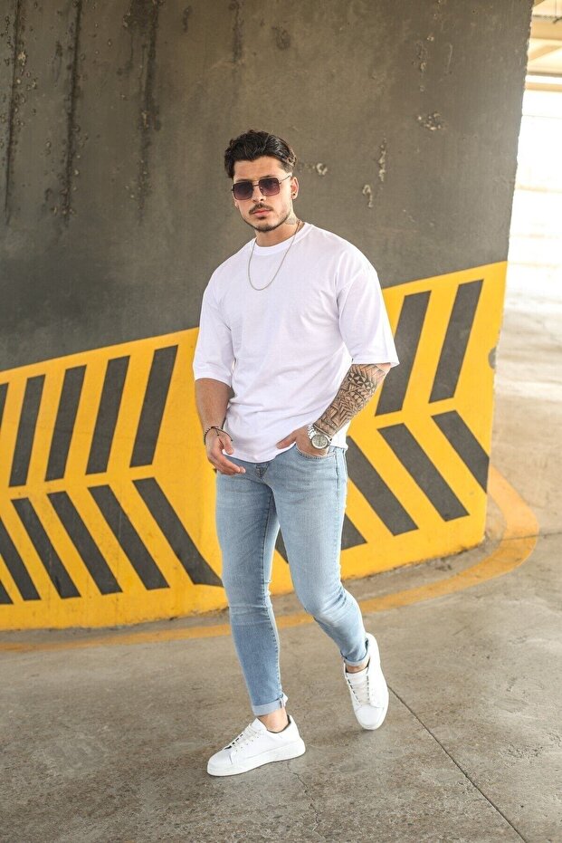 تي شيرت Outfitman Basic كبير الحجم باللون الأبيض 30160013