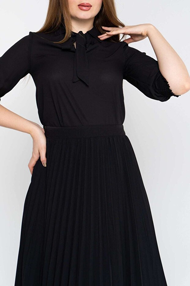 بلوزة سادة بأكمام 3/4 وربطة عنق - 1