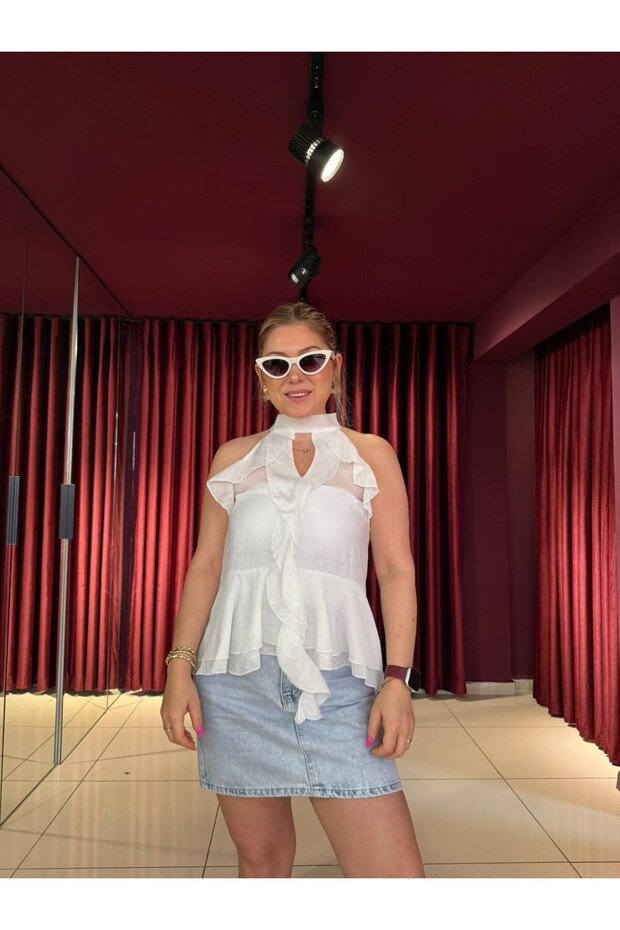 بلوزة بياقة رسن مكشكشة - 4