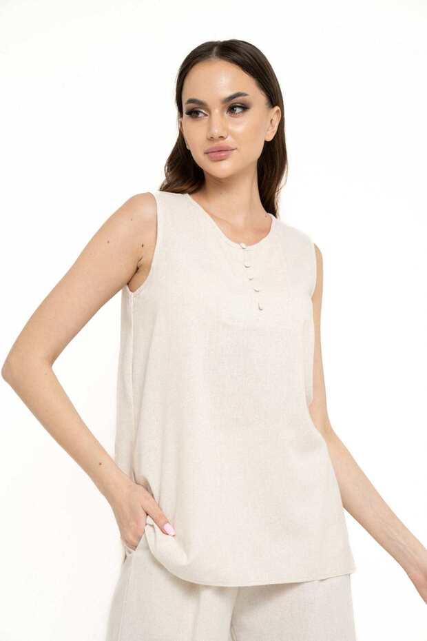 بلوزة نسائية سادة بأكمام طويلة