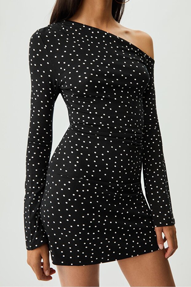 Puantiyeli kısa elbise - 2