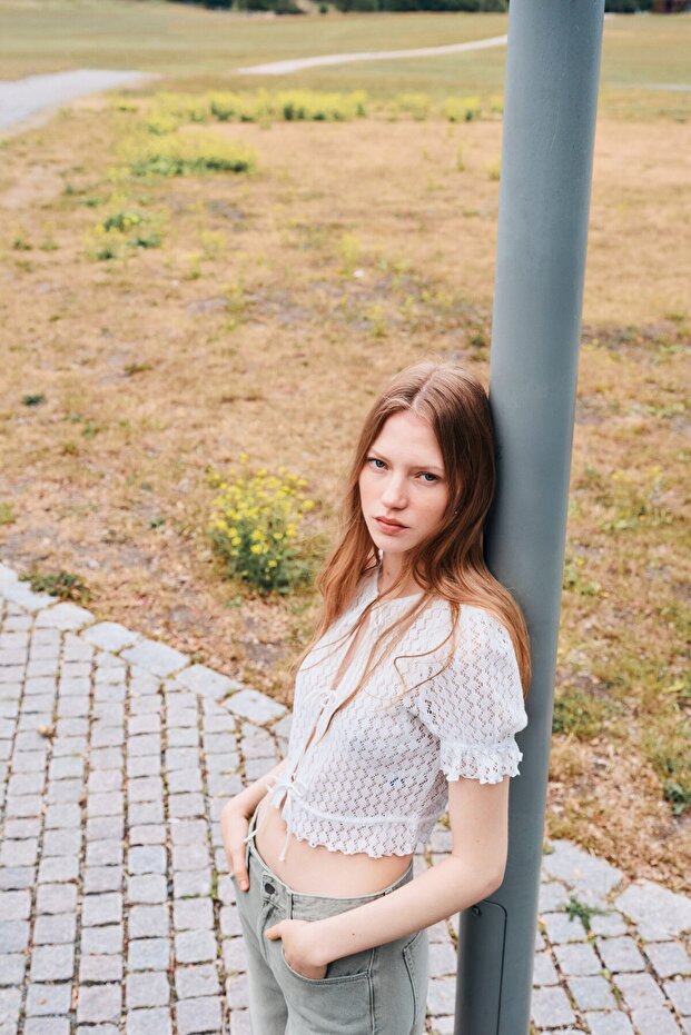 Delik Desenli Triko Üst - 2