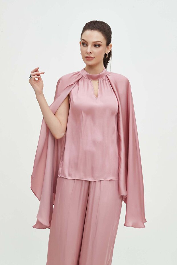 بلوزة سادة بطول الخصر ورقبة دائرية - 1