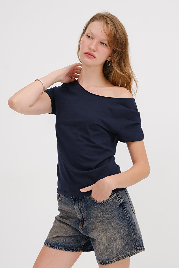 Kayık Yaka Basic T-shirt P1805 - 2