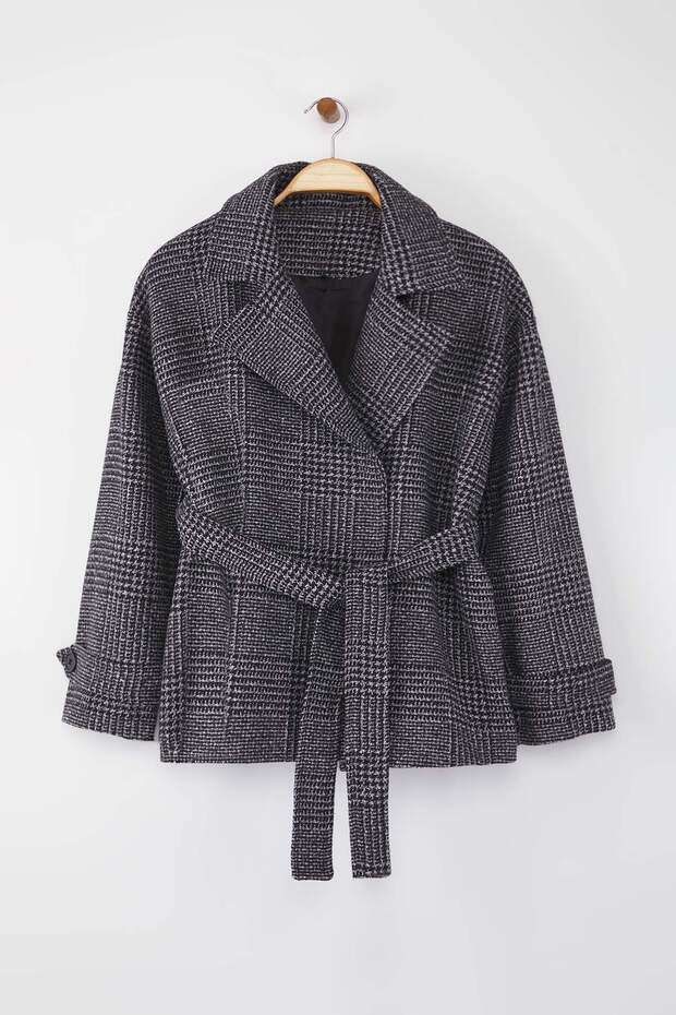 Sötétszürke kockás mintás normál szabású öves kászás vékony nagy méretű kabát kabátok TWOAW26AW00017 - 5