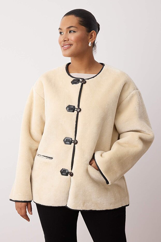 Ecru Oversize Mold plüss nagy méretű kabát kabátok TWOAW26AW00001 - 1