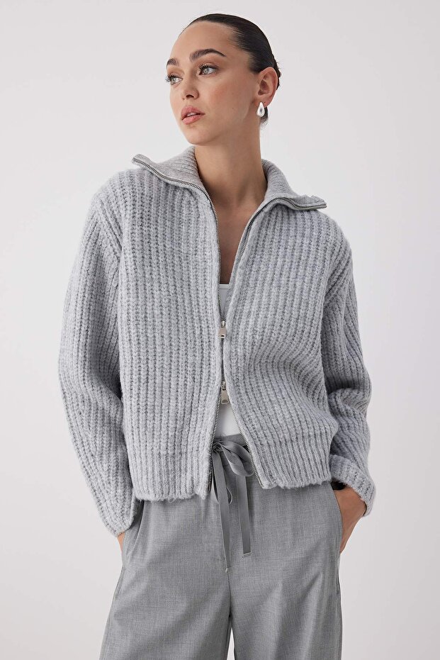 Wardrobe Essentials Gri Fermuarlı Yumuşak Dokulu Geniş Kalıp Triko Hırka|TWOAW26HI00049 - 2