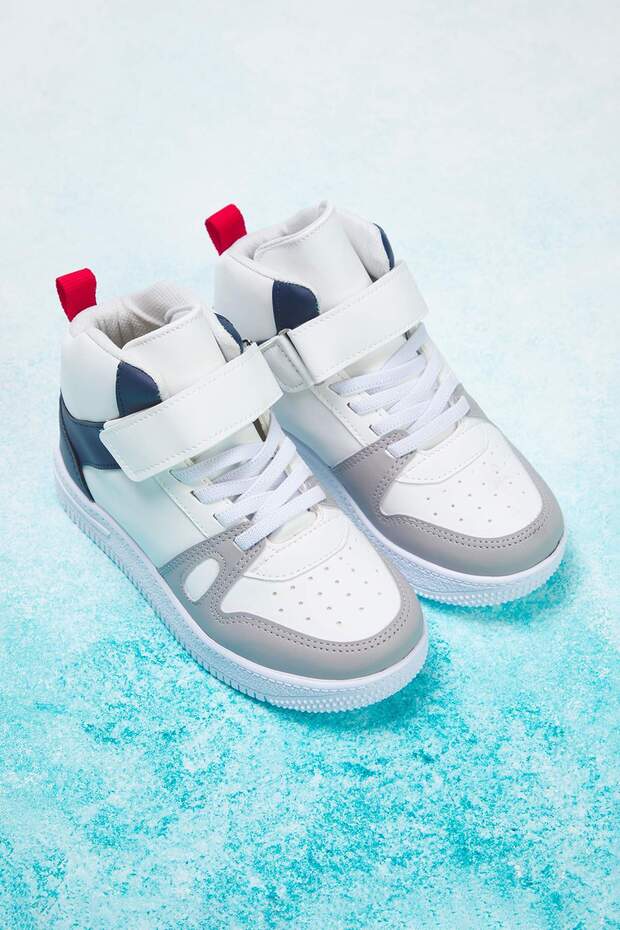 Multicolor Large/Small Boys' Kids Sneakers with Hook-and-Loop Strap and Laces
TAKAW26SN00004