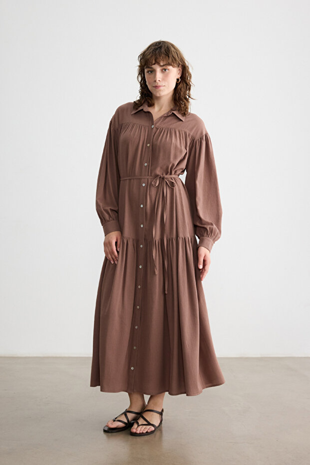 GÜLKURUSU DÜĞMELİ KRİNKIL ELBİSE - 1