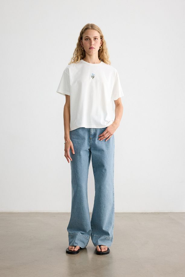 ÇİÇEK NAKIŞLI KISA KOLLU T-SHIRT - 5