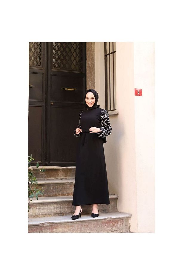 Yuvarlak Desenli Şifon Kollu Tuğba Model Elbise - Siyah - 4