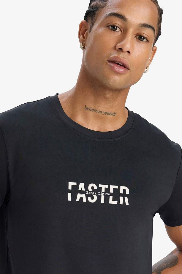 DeFactoFit Esnek Kumaş Slim Fit Dar Kesim Bisiklet Yaka Baskılı Sporcu Kısa Kollu Tişört D7811AX25SP - 4