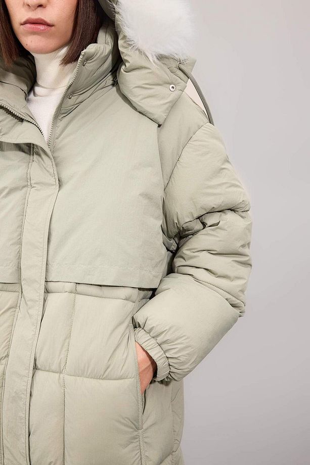 Regular Fit Kapüşonlu Parka C9773AX24WN - 4
