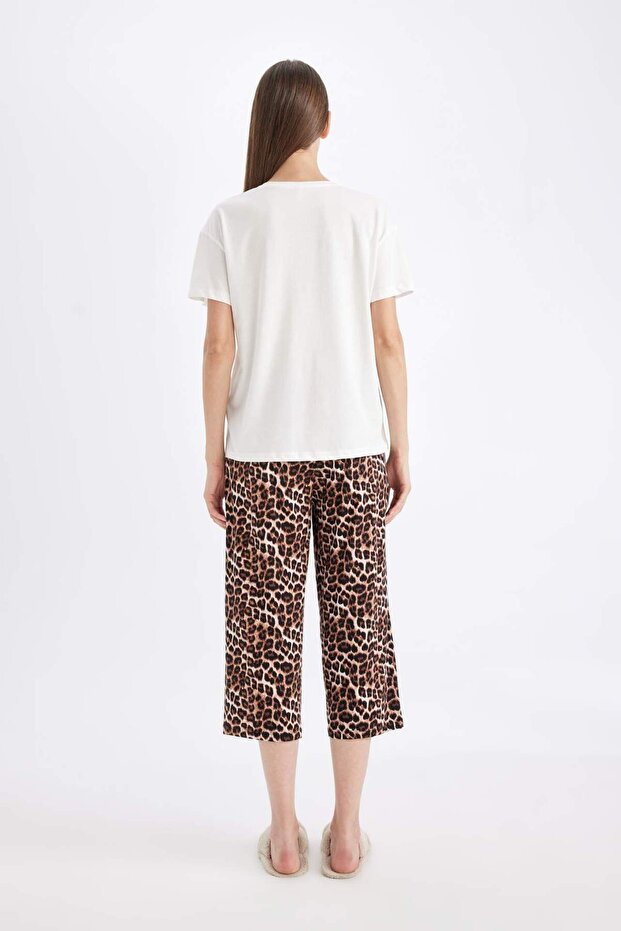 Pijama Takımı Regular Fit Leopar Desenli Kısa Kollu Üst Kapri Alt-Fall in Love D4879AX24HS - 5