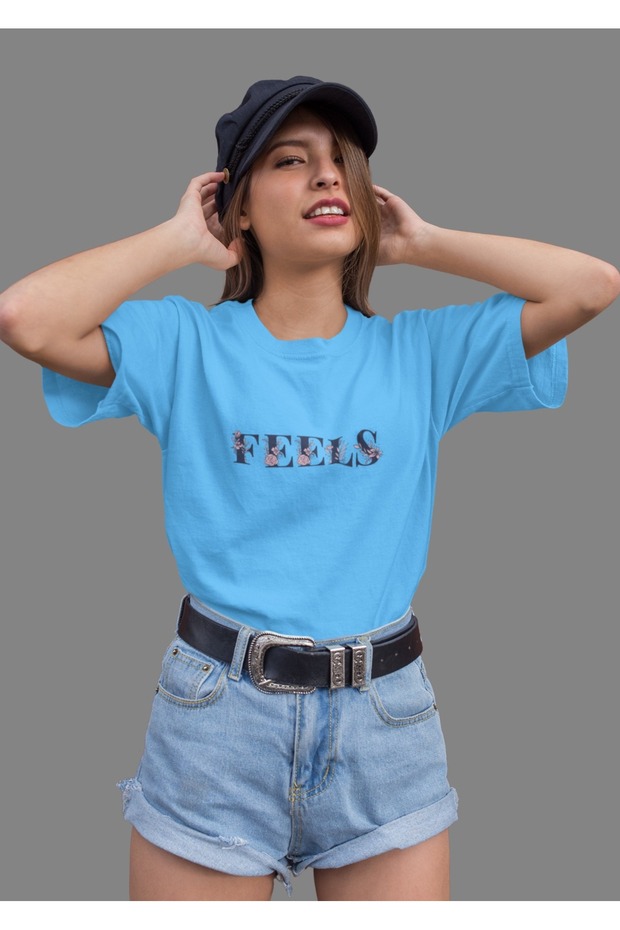 Women's Feels Transfer Printed Round Neck Short Sleeve T-Shirt