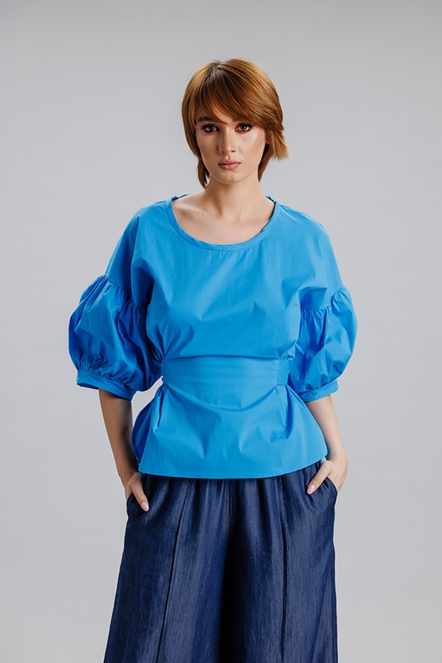 Blouse with ruffled sleeves