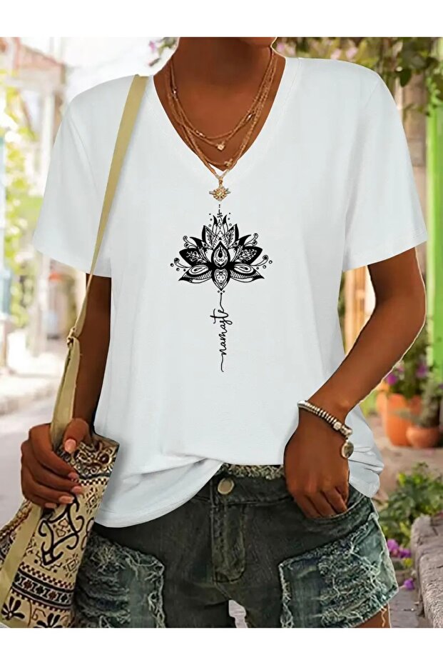 Lotus Flower Printed Women's Oversize V-Neck T-Shirt