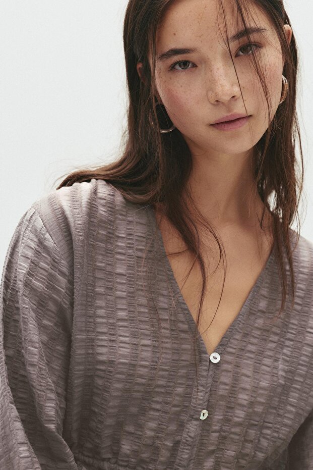 Çizgili dokulu gömlek - 2